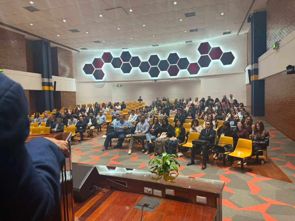 Centro Clínico Cabeza y Cuello participa en el Curso de Microcirugía Laríngea 2026 - Dr. Armin De Luca, Dr. Luis Quiroa, Dra. Xiomara Amador, Dra. Gladys Izquierdo, Dra. Liza Viscovich.
