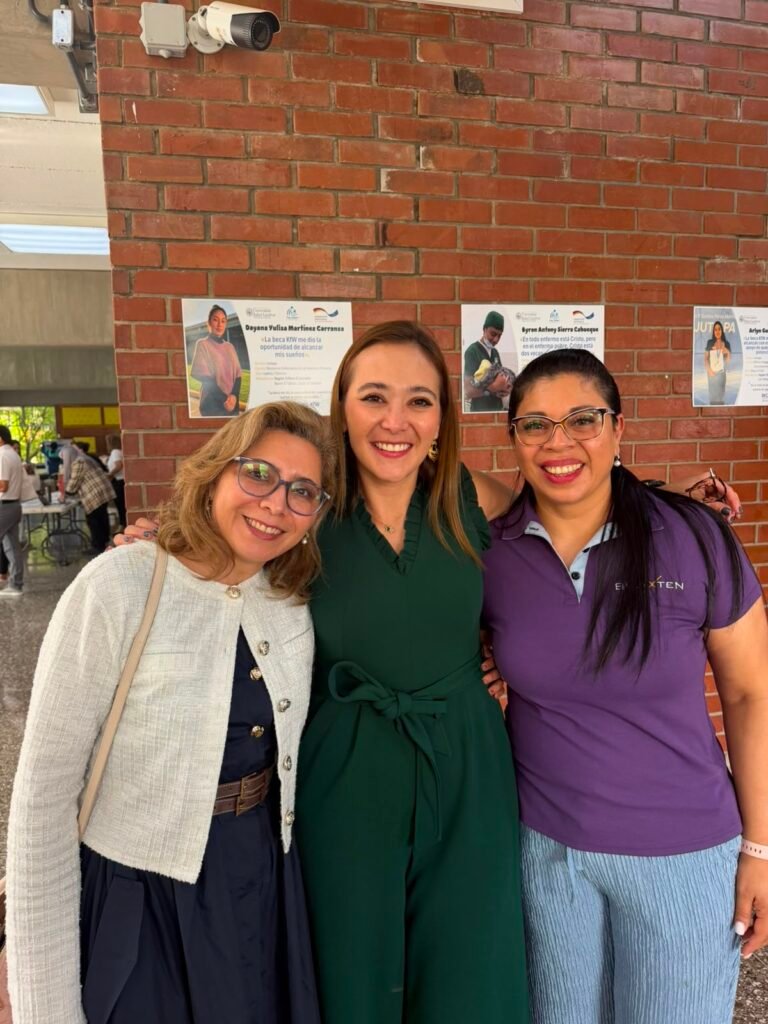 Centro Clínico Cabeza y Cuello participa en el Curso de Microcirugía Laríngea 2026 - Dr. Armin De Luca, Dr. Luis Quiroa, Dra. Xiomara Amador, Dra. Gladys Izquierdo, Dra. Liza Viscovich.